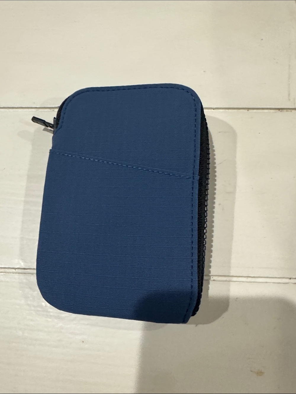 NWOT ALPAKA Zip Card Pouch